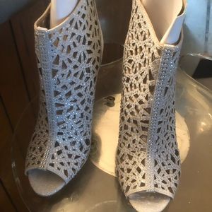 Silver ankle bootie, new